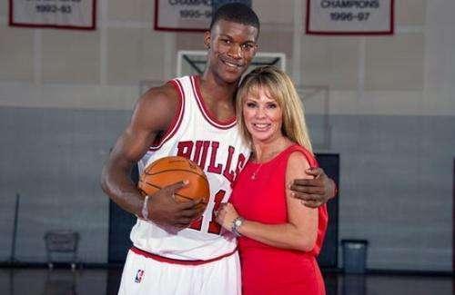 月28日红 月28日红