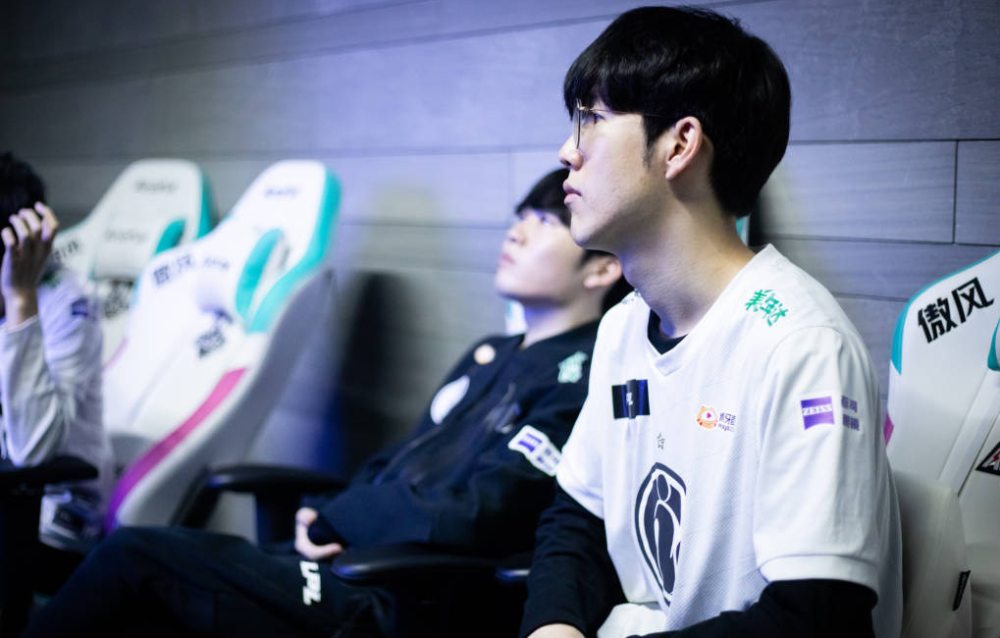 不断努力的 不断努力的